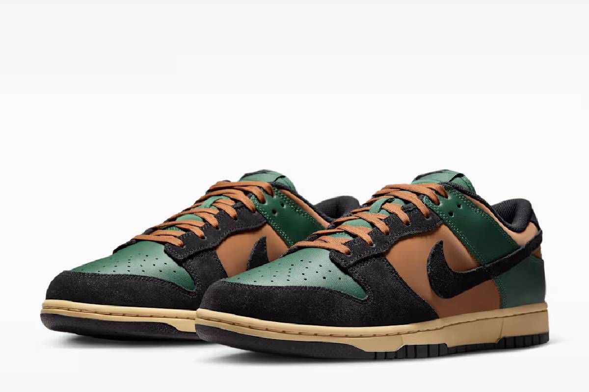 Ниски спортни обувки Nike Dunk Low с комбинация от зелена и кафява кожа, черни велурени панели и кафяви връзки.