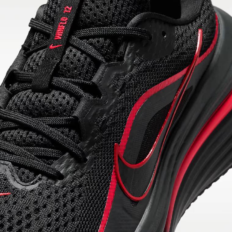 Мъжки маратонки Nike Air Winflo 12 в черно с червени акценти, изглед към горната част