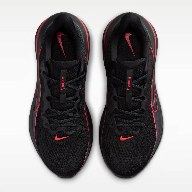 Мъжки маратонки Nike Air Winflo 12 в черно с червени акценти, изглед към подметката