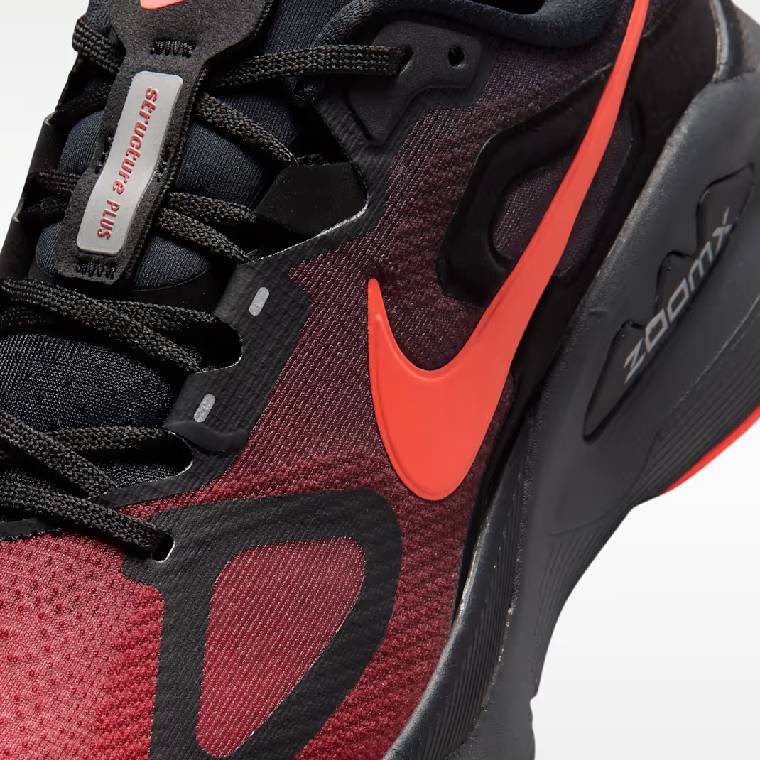 Мъжки маратонки Nike Structure Plus в черно с червени акценти, изглед към горната част