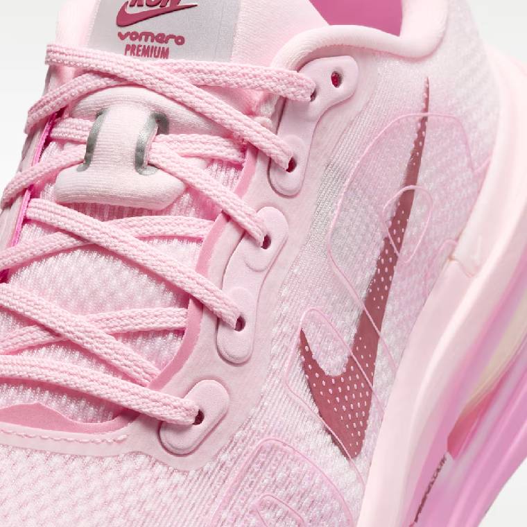 Дамски маратонки Nike Vomero Premium в розово, изглед към горната част