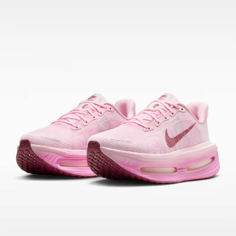 Дамски маратонки Nike Vomero Premium в розово, страничен изглед към  обувките